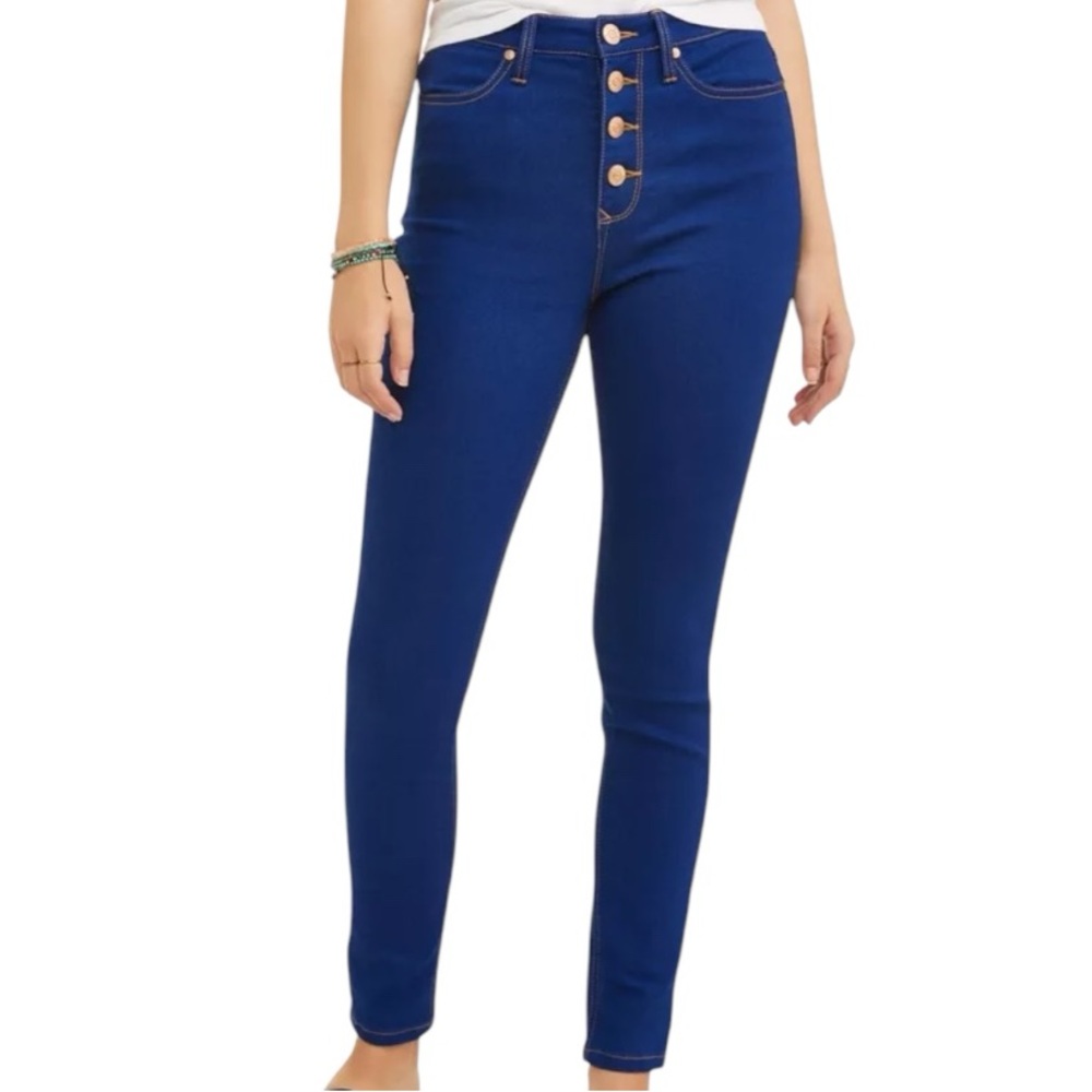 Cherry Blossom Junior’s Classic High Rise Exposed Button Skinny Jeans